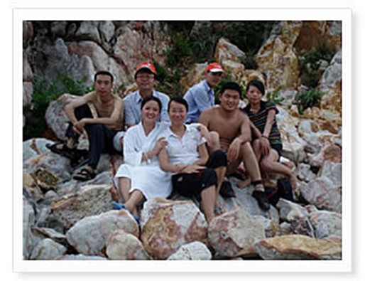 抓完小海蟹了來(lái)張合影吧
